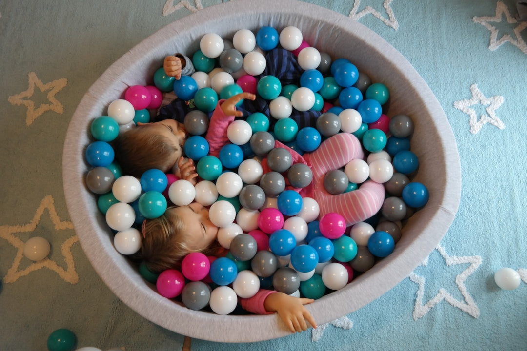 Soft Jersey ball pit with 200 balls