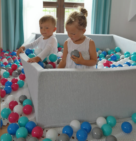 Soft Jersey ball pit with 600 balls, 120x120 cm
