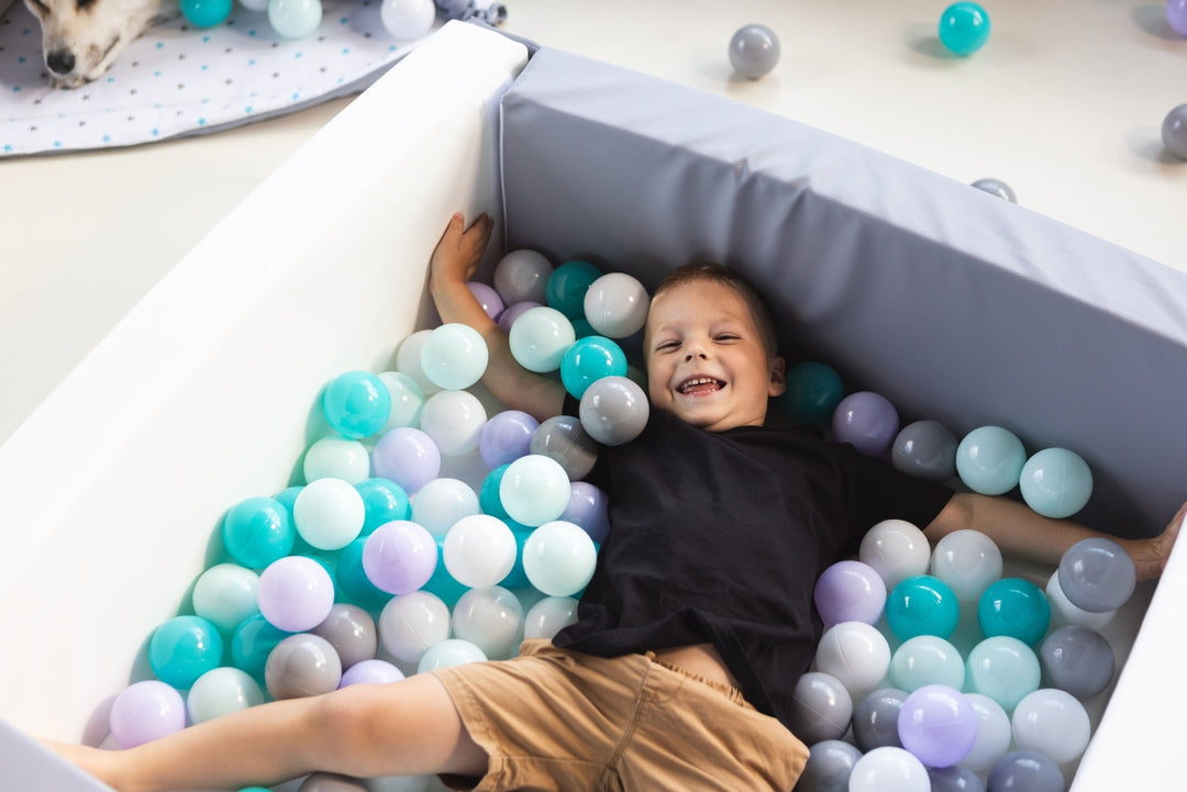 Square eco-leather ball pit with 200 balls, 5 elements