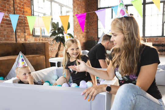 Square eco-leather ball pit with 200 balls, 5 elements