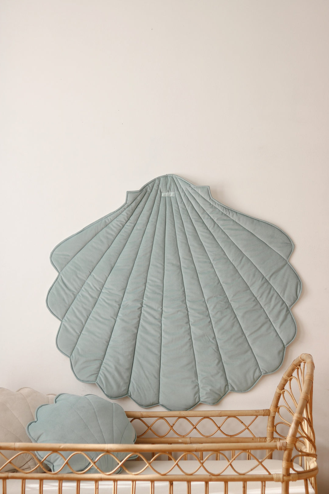 Tapis de Jeu en Forme de Coquillage en Coton Bio et Velours - Menthe
